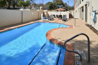 Holiday Inn Express & Suites Austin North Central by IHG - 3