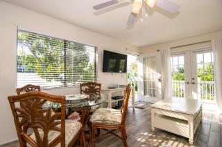 A Getaway Retreat Both Units - 8
