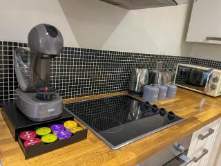 Charming Period Apartment for 3, Near Uni, Hospital and Town, Free Parking - 5