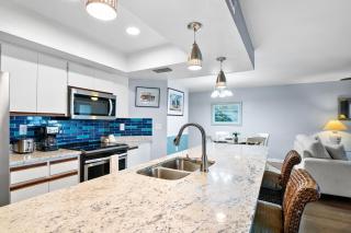 Bayview Condo B - Bradenton Beach - 3