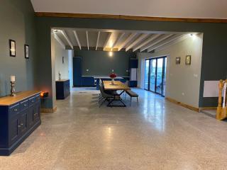 Moig Lodge - 8 Double Bedroom Barn Conversion - 9