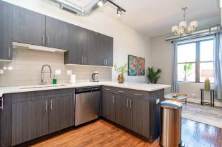 McCormick Place 3Br and 2Ba with Optional Parking , sleeps 8 - Chicago - 2
