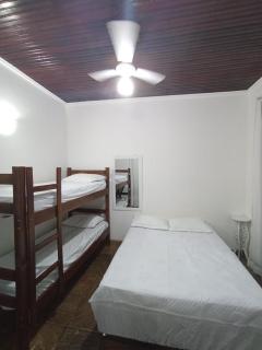 EXCELENTE CASA COM GARAGEM E 3 QUARTOS sendo 1 SUÍTE NA PRAIA DOS ANJOS A 5 min A PÉ DO PIER DOS BARCOS - Arraial do Cabo - 1
