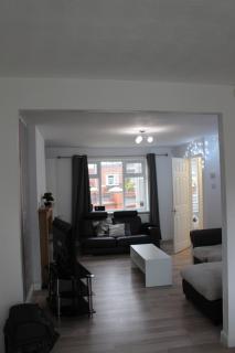 House Near City Centre & Etihad, Free Parking & Garden - Manchester - 2