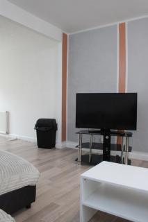House Near City Centre & Etihad, Free Parking & Garden - Manchester - 4