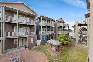 Modern Beach Haüs 4 min walk to beach w/ pool BBQ - Panama City Beach - 4