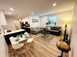 Grand Boulevard Basement Suite - 9