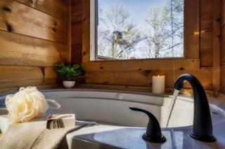 Updated Serene Mtn Cabin, theater rm & popcorn! - Sevierville - 1