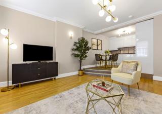 Central Charm: Stylish & Comfy 2BR Flat in Central - Londra - 0