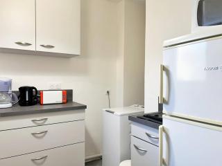 Appartement T2 au cœur de la Favière, terrasse, parking, à 100m de la plage et des commerces - FR-1-251-460 - Bormes-les-Mimosas - 3