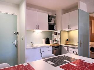 Appartement récemment rénové de 2 pièces avec balcon, climatisé, à 450m de la plage - Bormes-les-Mimosas - FR-1-251-562 - Bormes-les-Mimosas - 3