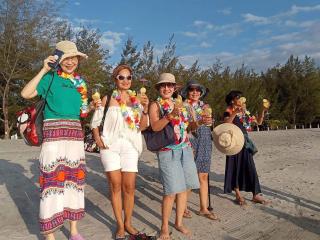 Puerto Silanguin Beach Camping Resort - 9