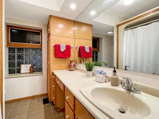 Chic 2br - 2 Min From Icubs - Des Moines - 2