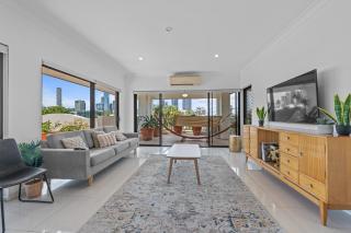 Luxury 2-Bed Penthouse with Private Rooftop - Brisbane - 0
