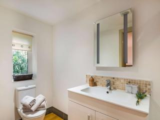 2 Bed in Coddington 87683 - 1