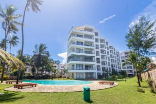 LUXURY 3 BEDROOM BEACH FRONT APARTMENT - Mombasa - 8