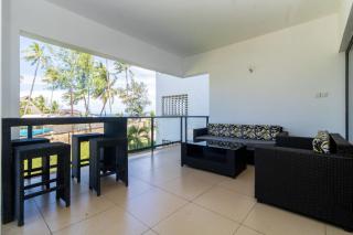 LUXURY 3 BEDROOM BEACH FRONT APARTMENT - Mombasa - 1