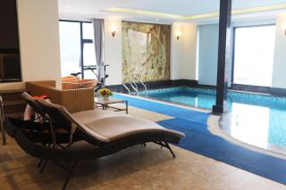 Luxe Paradise Suites Hotel Dich Vong Hau - 9