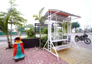 Hotel Aarti Celebration - - 0