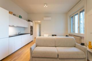 Serra 2br Apartment With Terrace by Halldis - Milan - 3