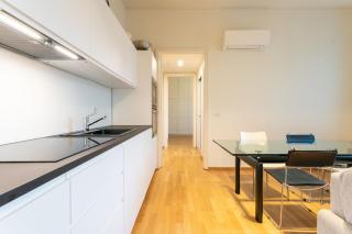 Serra 2br Apartment With Terrace by Halldis - Milan - 1