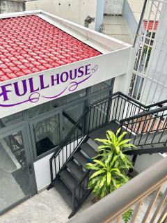 Khánh Nguyễn Luxury Apartment, balcony street view, large bathtub - 6