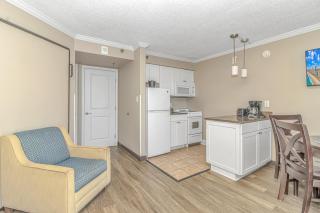 Immaculate Ocean View Suite!-Caravelle Resort 1004-Sleeps 6 Guests! - Myrtle Beach - 4
