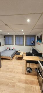 Grand studio climatisé - 1