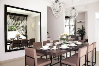 Shamrock Breeze Villa: Coastal Haven for 29 Guests - Batu Ferringhi - 2