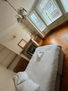 The Westerner - Newport - 6