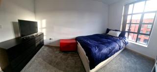 Spacious Top Floor 2 Bedroom Apartment in St Pauls Square - Birmingham - 2