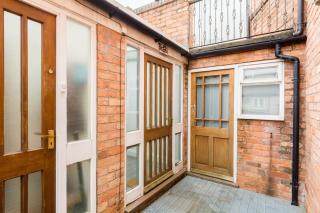 Duplex Loft Apartment with Balcony & Private Entrance in JQ Birmingham - Birmingham - 2