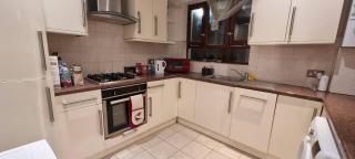 4 Bed Flat - Sleeps 12 - Pets - Wifi - 4