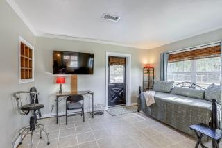 Pet-Friendly Florida Escape with Patio and Fire Pit! - O'Brien - 1