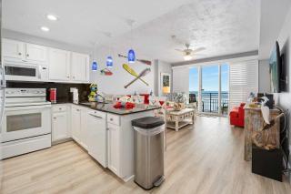 Luxury Beachfront Villa Resort Ocean Walk - Daytona Beach - 2