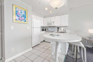 Luxury 7th Floor 1 BR Condo Direct Oceanfront Wyndham Ocean Walk Resort Daytona Beach | 708 - Daytona Beach - 4