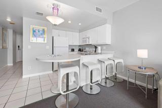 Luxury 7th Floor 1 BR Condo Direct Oceanfront Wyndham Ocean Walk Resort Daytona Beach | 708 - Daytona Beach - 3