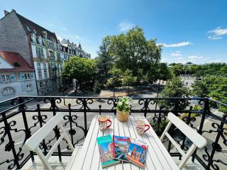 4 étoiles Magnifique Neustadt - Spacieux, Central & Élégant avec balcon et belle vue - Estrasburgo - 0