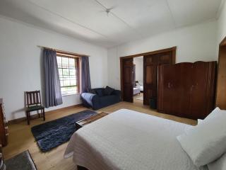 Bosberg Selah - Cosy 2-Bedroom Apartment with Mountain View - Somerset East - 3
