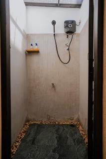 Drop Inn Hostels - 1