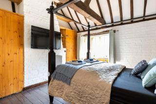 Beautiful 17th Century Cottage - 6