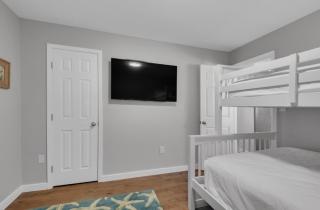 Remodeled 3 Bedroom Beach Condo - In the Heart of Destin! - Destin - 6