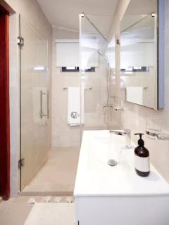 Luxury Apartment in Osu - Accra - 2
