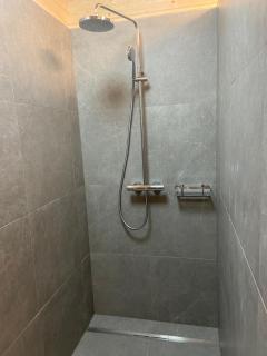 Ruheoase zwischen Bergen und Seen mit Infrarotsauna - 2