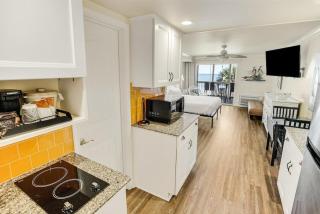 Enchanting King Bed Studio, Oceanfront, 2nd Floor - 6
