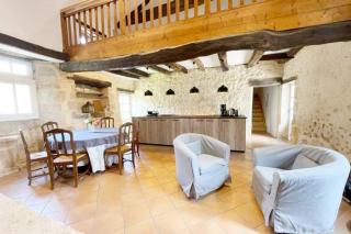 Le Gîte du Prieuré - Bellefond - 0