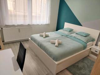 AwesHome City Apartment - 3 Bedrooms and Free parking - 7