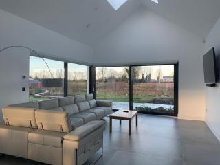 Red Sheds Villa Portarlington - - 2