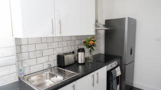 Lovely, equipped flat, nr Tube - The Hyde - 9