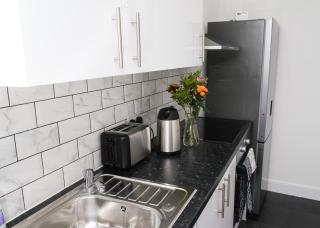 Lovely, equipped flat, nr Tube - The Hyde - 1